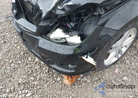 2014 Mercedes-Benz C 300 Sport 4Matic z USA, uszkodzony, nr VIN WDDGF8ABXER304652